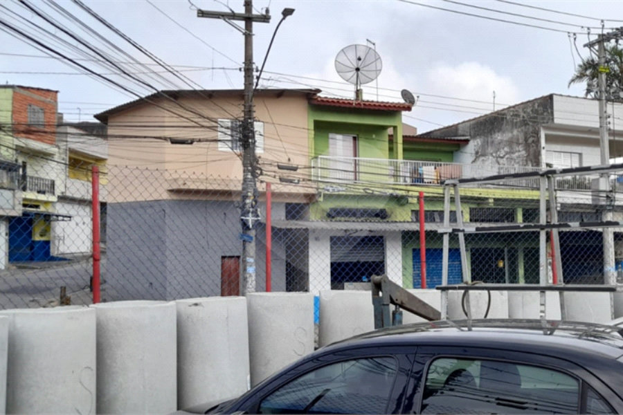 Sobrado à venda com 6 quartos em Jardim Quarto Centenário, Mauá, SP