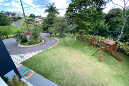 Casa à venda com 4 quartos, sendo 3 suítes,  no condomínio Jardim das Palmeiras, Bragança Paulista - SP