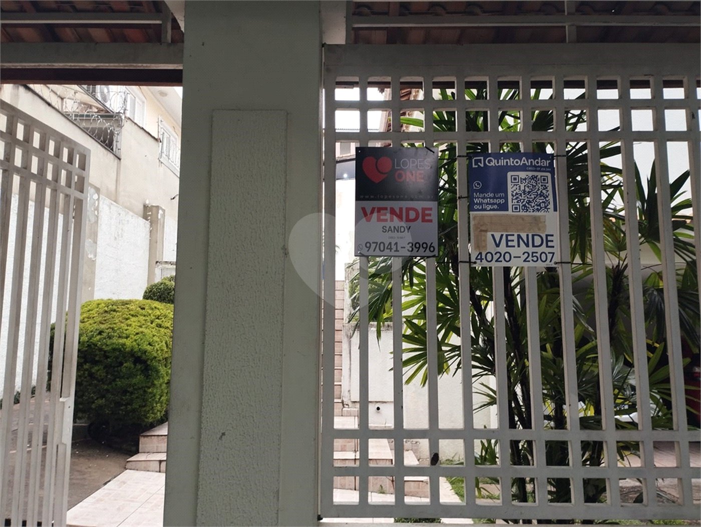 Casa à venda com 3 quartos, sendo 1 suíte, no condomínio Residencial Jardim das Palmas, São Paulo - SP