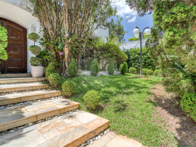 Casa Térrea à venda com 4 suítes em Jardim Cordeiro, São Paulo, SP