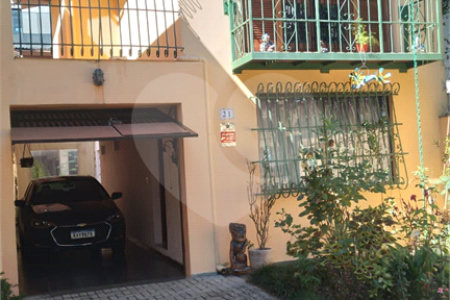 Casa à venda com 3 quartos, sendo 1 suíte, em Vila Mariana, São Paulo, SP