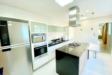 Casa com 3 dormitórios à venda, 272 m² por R$ 1.990.000,00 - Embaré - Santos/SP