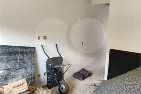 Sobrado à venda com 3 quartos, sendo 1 suíte,  em Jardim Maristela, Atibaia, SP