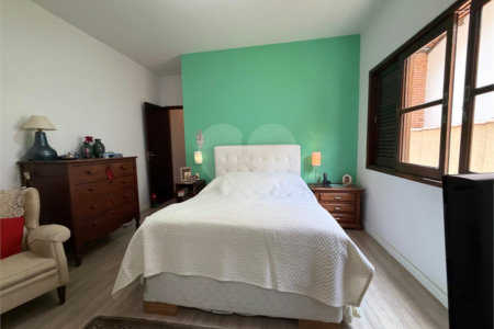 Casa à venda com 4 quartos, sendo 1 suíte, no condomínio Taquaral, São Paulo - SP