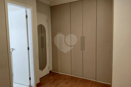 Apartamento à venda com 3 quartos, sendo 1 suíte, em Lapa, São Paulo, SP