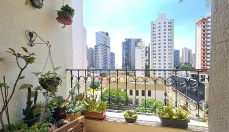 Apartamento à venda com 3 quartos, sendo 1 suíte,  em Jardim das Acácias, São Paulo, SP