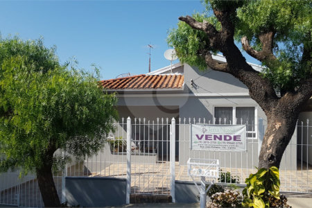 Casa à venda com 3 quartos, sendo 1 suíte,  no Centro, Vinhedo, SP
