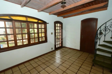 Casa à venda com 5 suítes em Capela do Socorro, São Paulo, SP