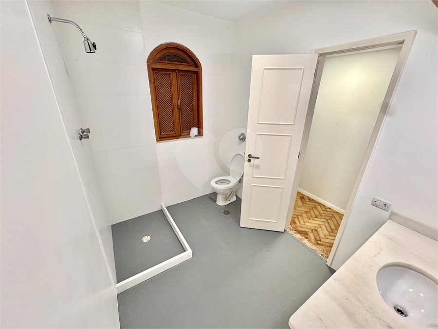 Apartamento à venda com 4 quartos, sendo 1 suíte, em Lagoa, Rio de Janeiro, RJ