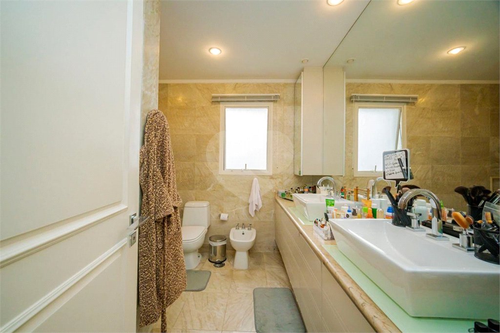 Apartamento à venda com 4 quartos, sendo 2 suítes,  em Vila Suzana, São Paulo, SP