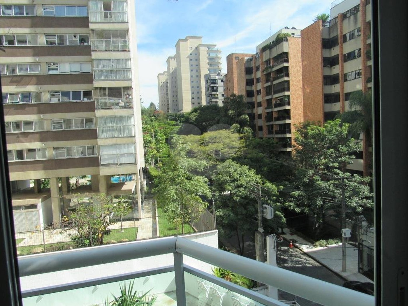 Apartamento à venda com 3 suítes em Real Parque, São Paulo, SP
