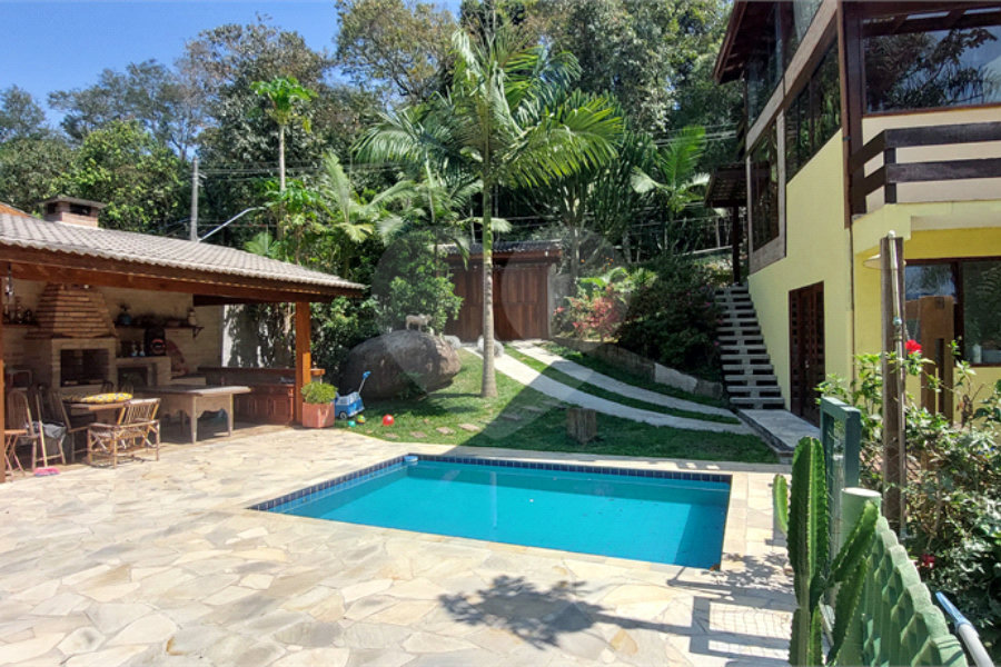Condomínio à venda com 4 quartos, sendo 2 suítes,  em Caraguatá, Mairiporã, SP