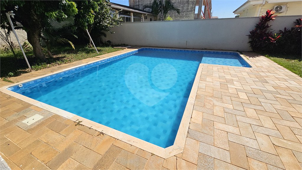 Sobrado à venda com 3 quartos, sendo 2 suítes, em Jardim Rossignatti, Indaiatuba, SP