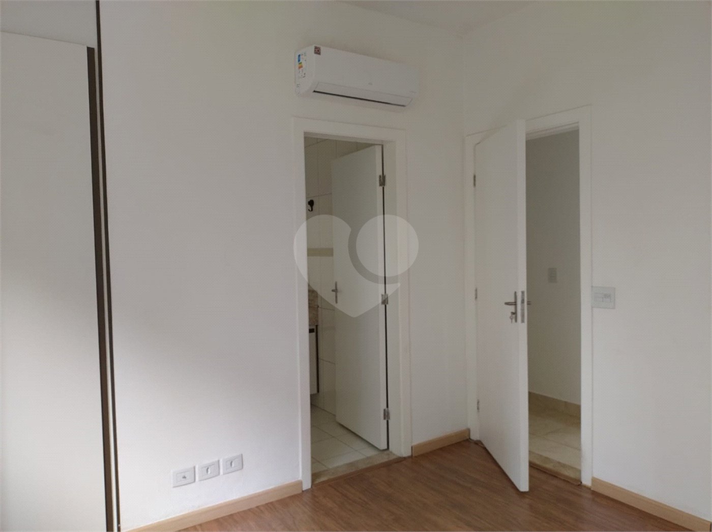 Apartamento à venda ou para alugar com 3 suítes em Indianópolis, São Paulo, SP