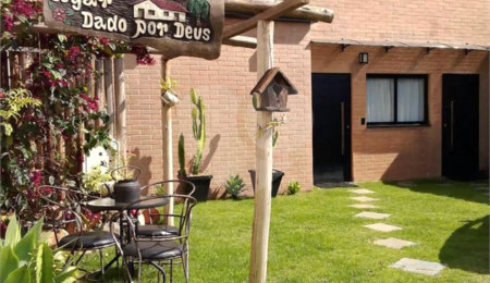 Casa à venda com 5 quartos, sendo 3 suítes,  em Jardim dos Pinheiros, Atibaia, SP