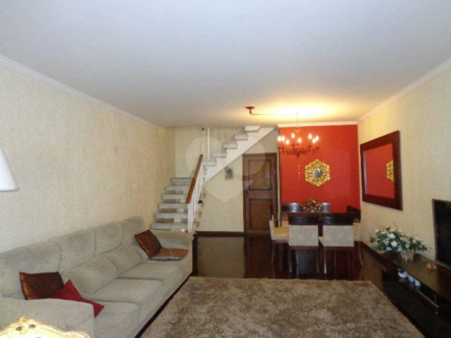 Sobrado à venda com 4 quartos, sendo 1 suíte,  em Jardim Floresta, São Paulo, SP