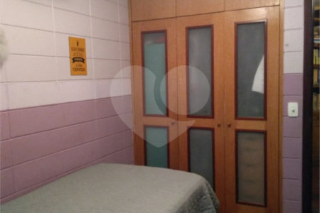 Casa Térrea à venda com 4 quartos, sendo 1 suíte, em Vila Guaca, São Paulo, SP