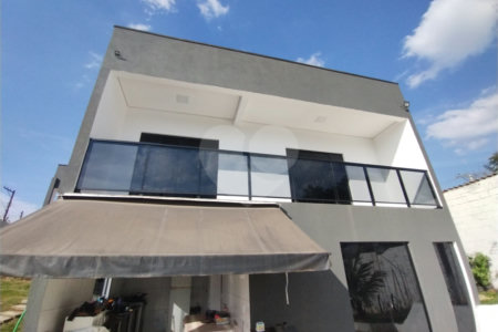 Chácara à venda com 4 quartos, sendo 1 suíte,  no Centro, Biritiba-mirim, SP
