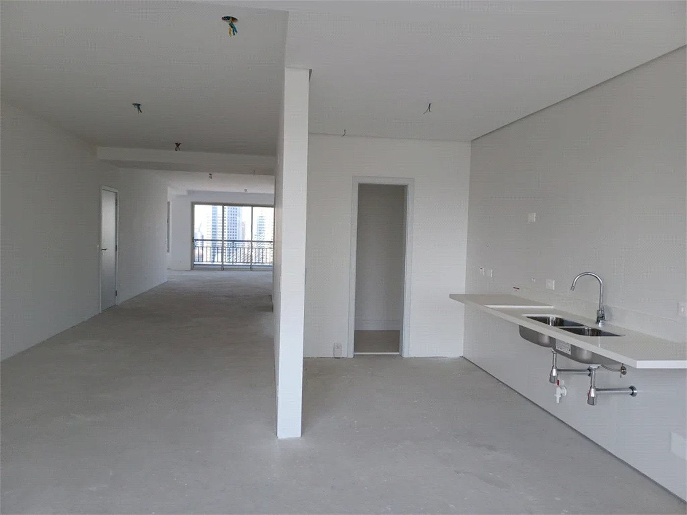 Apartamento à venda com 4 suítes em Real Parque, São Paulo, SP