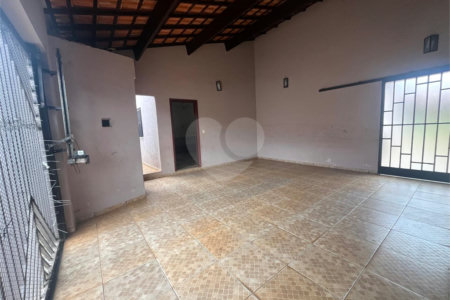 Casa à venda com 3 quartos, sendo 1 suíte, em Vila Recreio, Itapetininga, SP