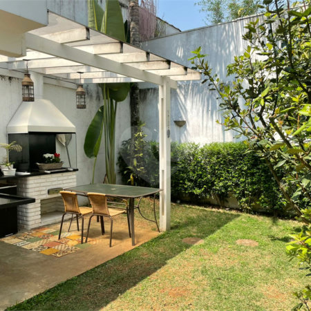 Sobrado à venda com 4 quartos, sendo 1 suíte, em Jardim Prudência, São Paulo, SP