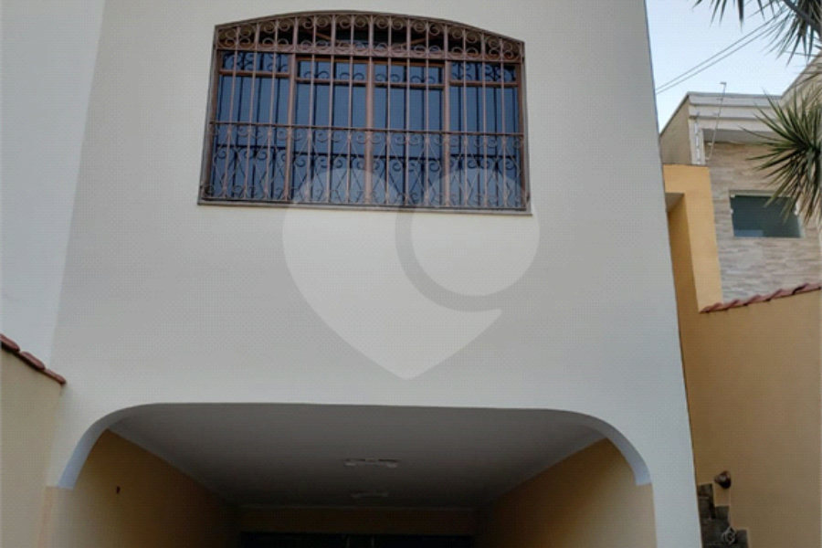 Sobrado à venda com 3 quartos, sendo 1 suíte, em Parque Peruche, São Paulo, SP