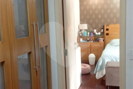 Casa à venda com 4 quartos, sendo 2 suítes, no condomínio Canamari, São Paulo - SP