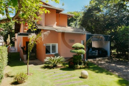 Casa à venda com 5 quartos, sendo 4 suítes, no condomínio Figueira Garden, Atibaia - SP