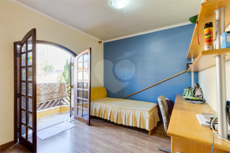 Sobrado à venda com 4 quartos, sendo 1 suíte, em Alto da Boa Vista, São Paulo, SP