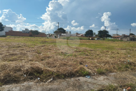 Terreno à venda em Residencial Vista do Horto, Araraquara, SP