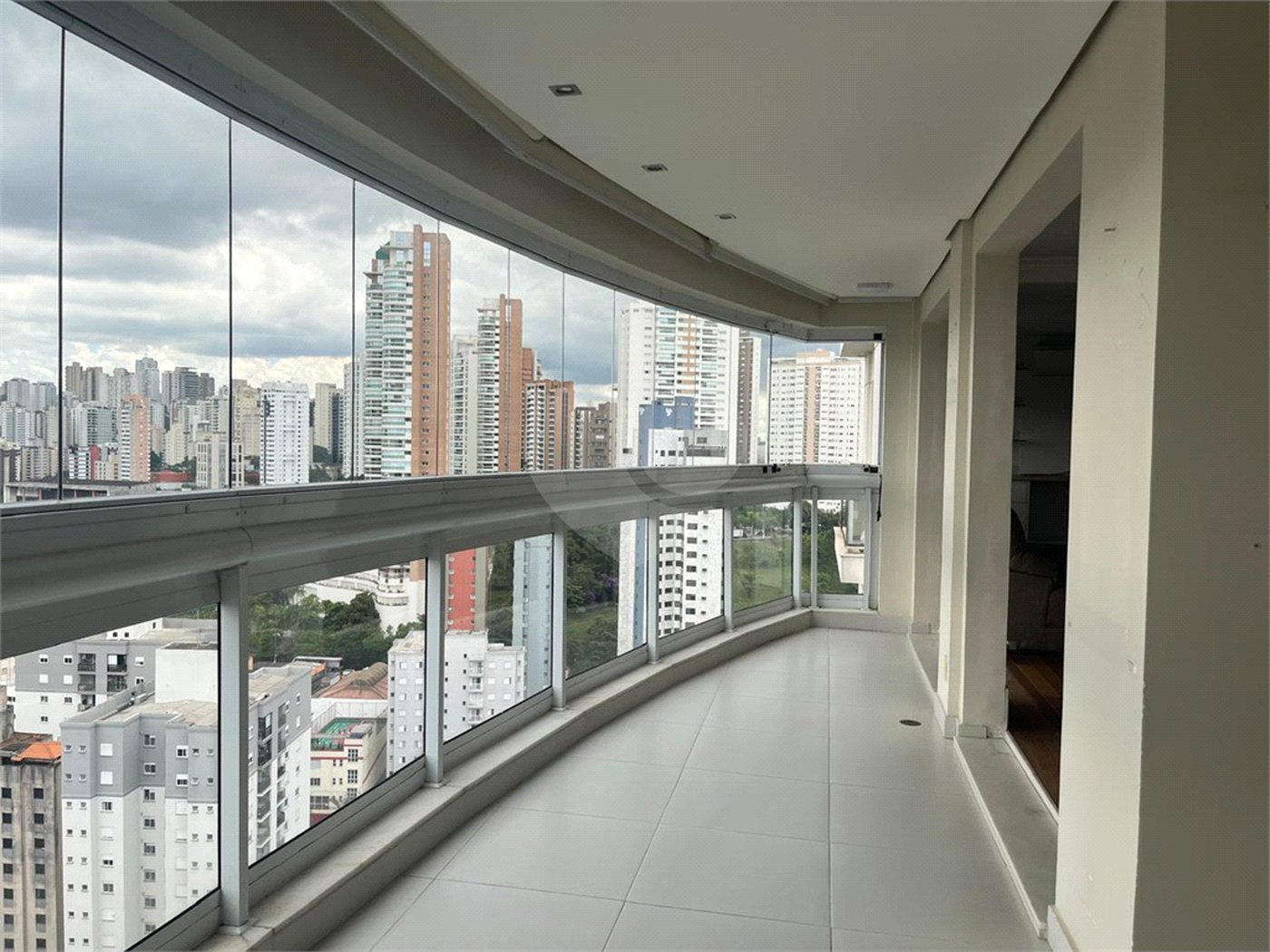 Apartamento à venda com 3 suítes em Vila Andrade, São Paulo, SP