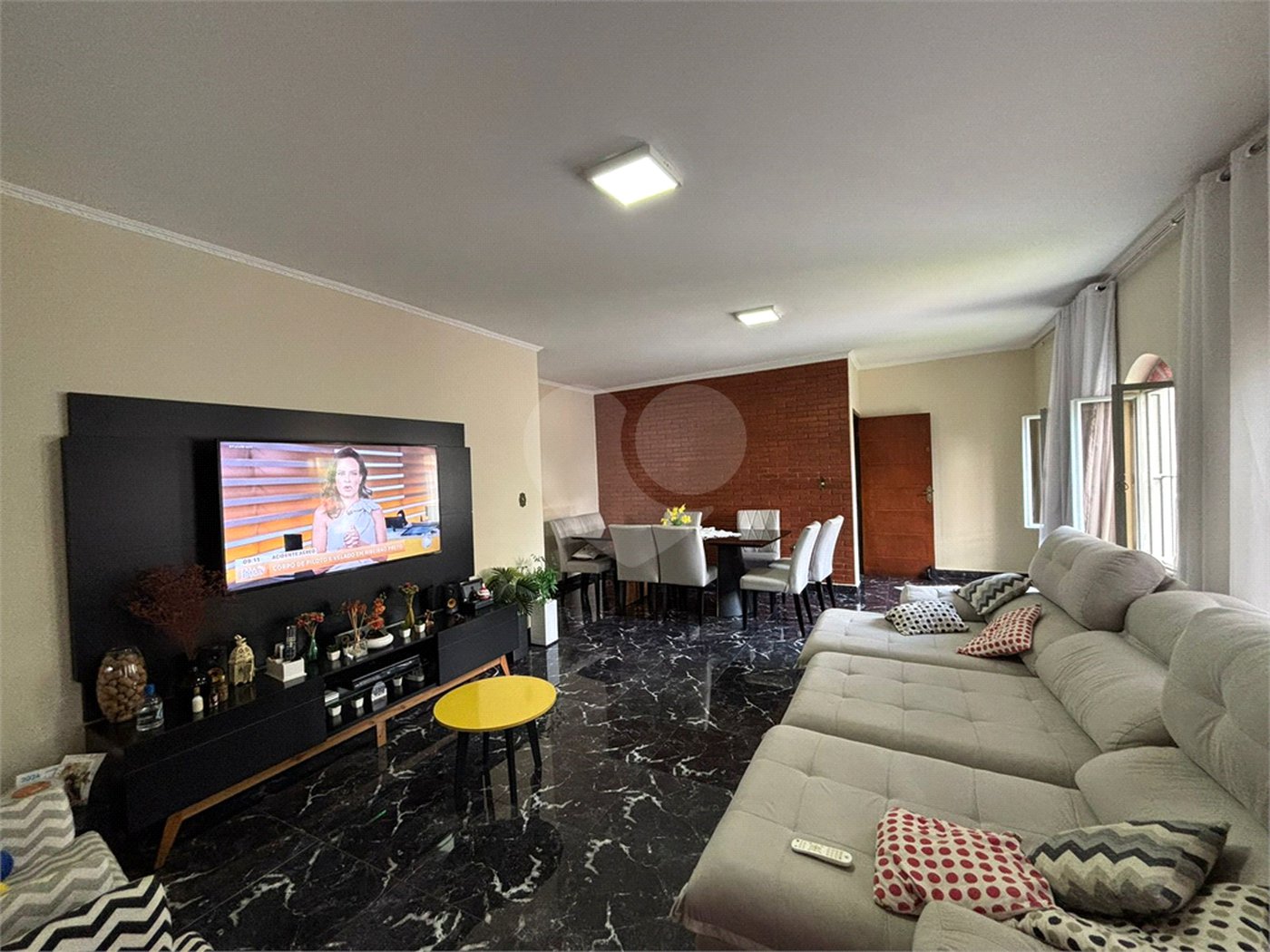 Casa à venda com 3 quartos, sendo 1 suíte,  em Vila Nivi, São Paulo, SP