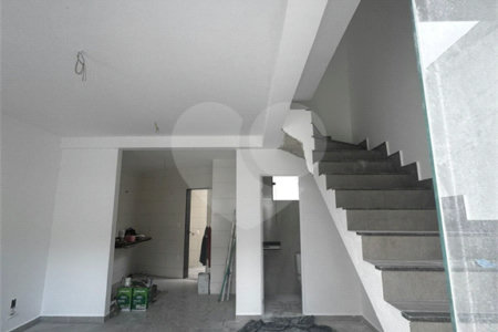 Casa à venda com 2 suítes no condomínio Residencial Camila, Rio de Janeiro - RJ