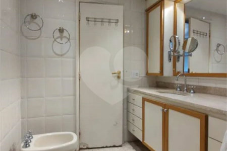 Apartamento à venda com 4 quartos, sendo 1 suíte, em Brooklin Paulista, São Paulo, SP