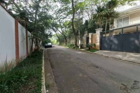 Sobrado à venda com 4 quartos, sendo 2 suítes,  em Fazenda Morumbi, São Paulo, SP