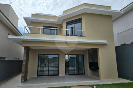 Casa à venda com 3 quartos, sendo 4 suítes, no condomínio Reserva dos Vinhedos, Louveira - SP