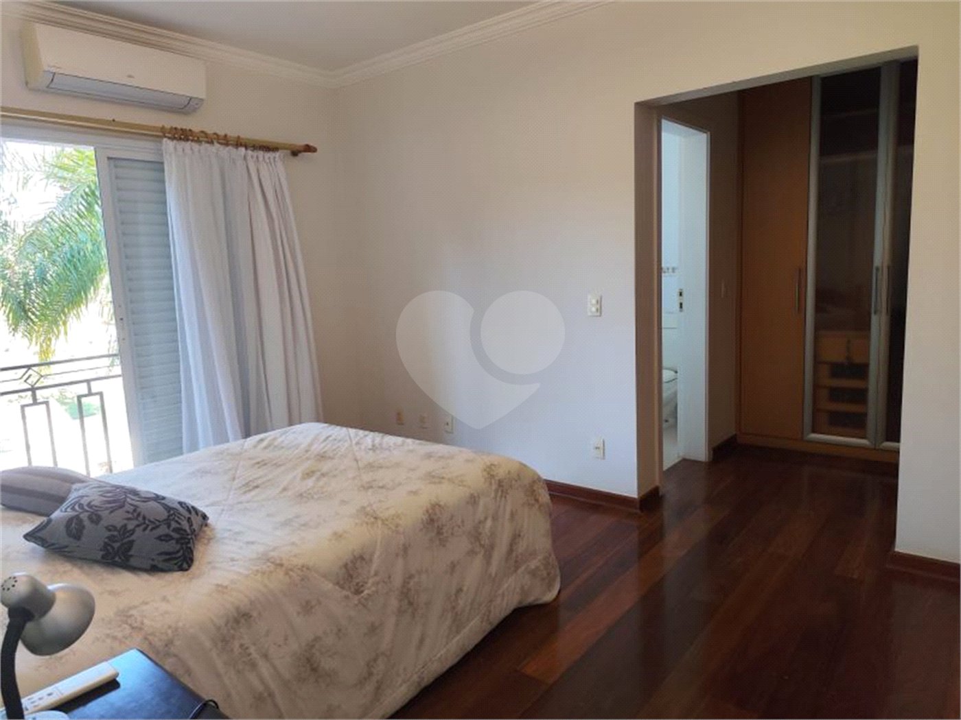 Casa à venda com 4 suítes em Marambaia, Vinhedo, SP