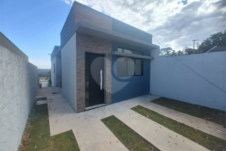 Casa à venda com 2 quartos, sendo 1 suíte, em Jardim Santo Antônio, Atibaia, SP