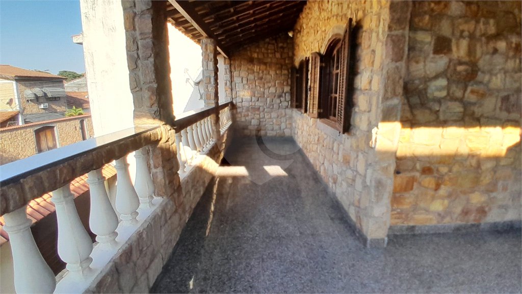Casa à venda com 4 quartos, sendo 1 suíte, em Bangu, Rio de Janeiro, RJ