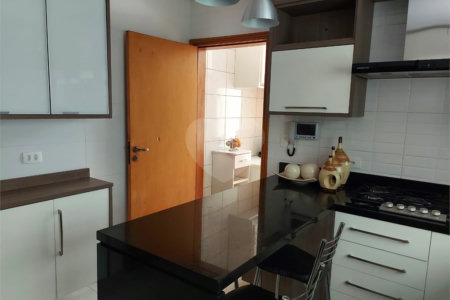 Sobrado à venda com 3 suítes em Vila Paulicéia, São Paulo, SP