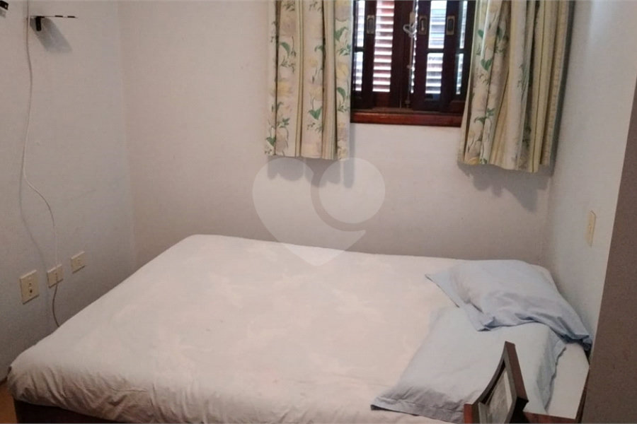 Sobrado à venda com 4 quartos, sendo 2 suítes, em Horto, São Paulo, SP