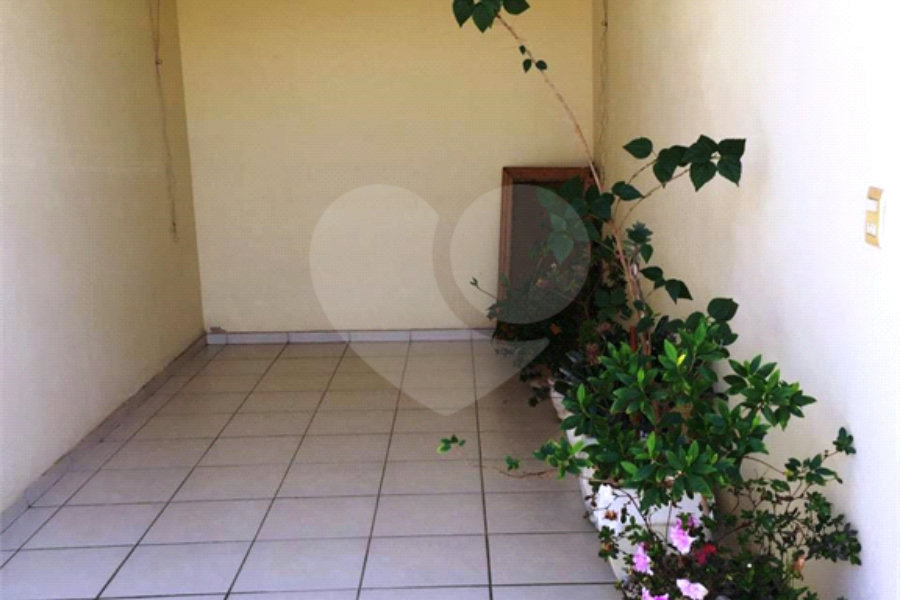 Casa à venda com 3 quartos, sendo 1 suíte, no condomínio Coelho III, São Paulo - SP