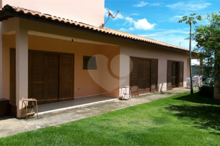 Casa à venda com 4 suítes no condomínio Parque dos Resedas, Itupeva - SP