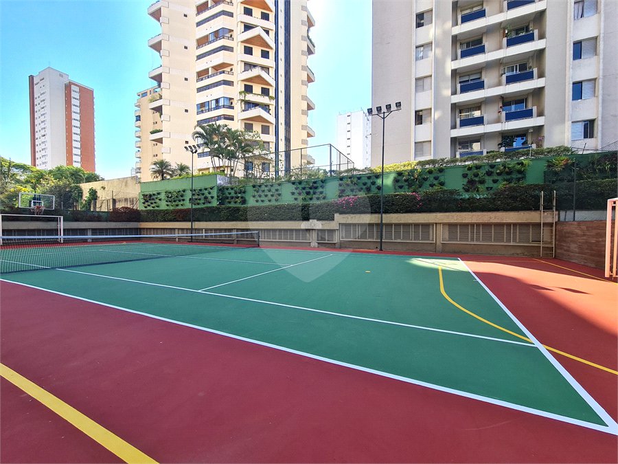 Apartamento à venda com 4 quartos, sendo 2 suítes, em Campo Belo, São Paulo, SP