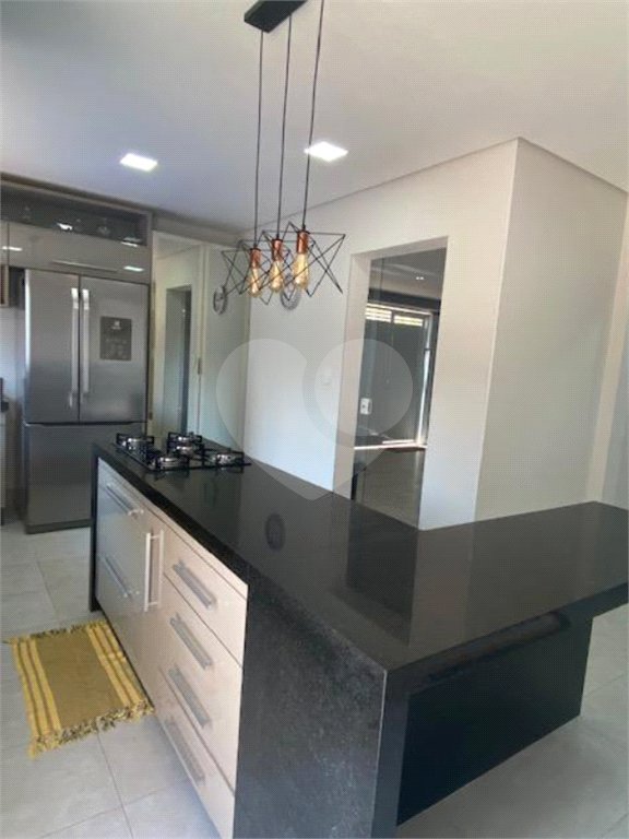 Casa à venda com 3 suítes no condomínio Campos do Conde I, Paulínia - SP