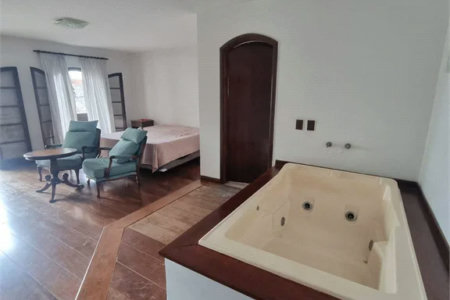 Casa à venda com 4 quartos, sendo 1 suíte, em Jardim Lídia, São Paulo, SP