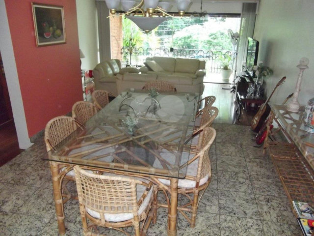 Casa à venda com 3 suítes no condomínio Praça Monsenhor Macedo,10, São Paulo - SP
