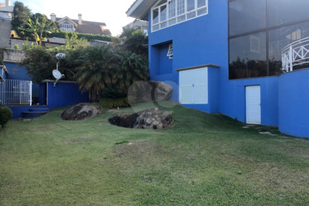 Casa à venda com 4 suítes no condomínio Osato, Atibaia - SP