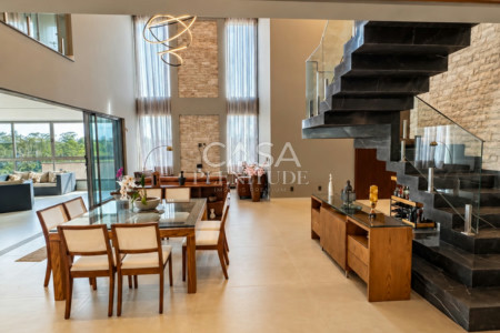 Casa nova no Saint Patrick com 926 m², 5 suítes, elevador e piscina aquecida, saúna em Sorocaba