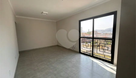 Apartamento à venda com 3 quartos, sendo 1 suíte,  em Residencial São Bernardo, Poços de Caldas, MG